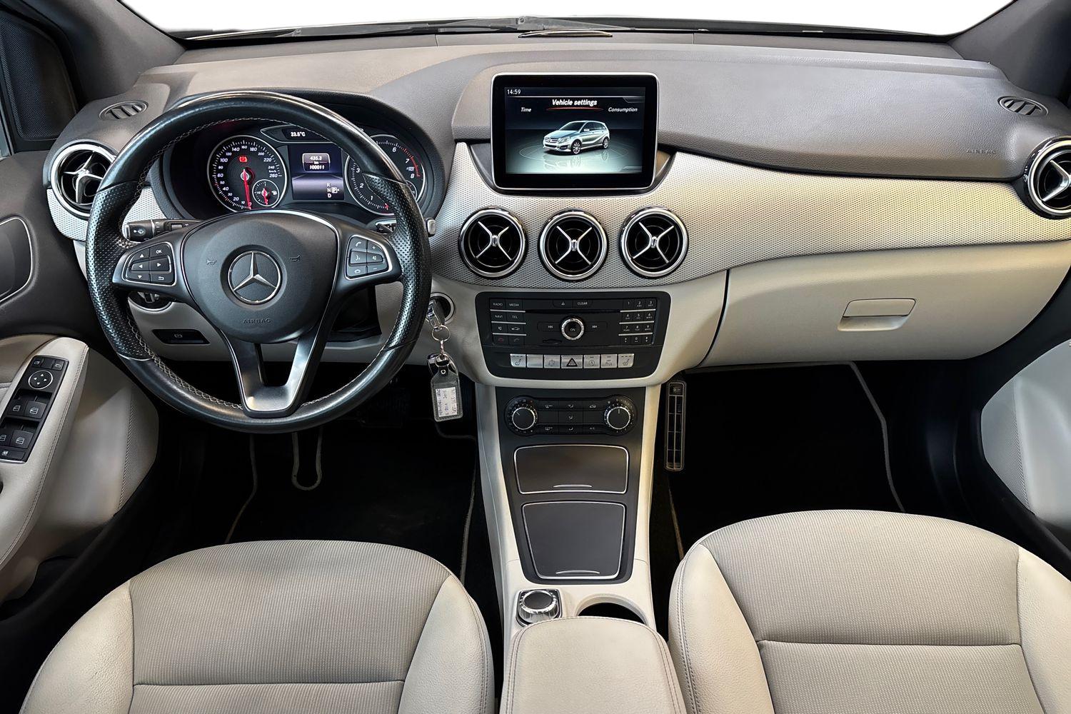 MERCEDES-BENZ B 2015