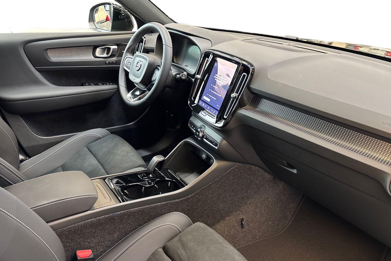 Volvo EX40 2026