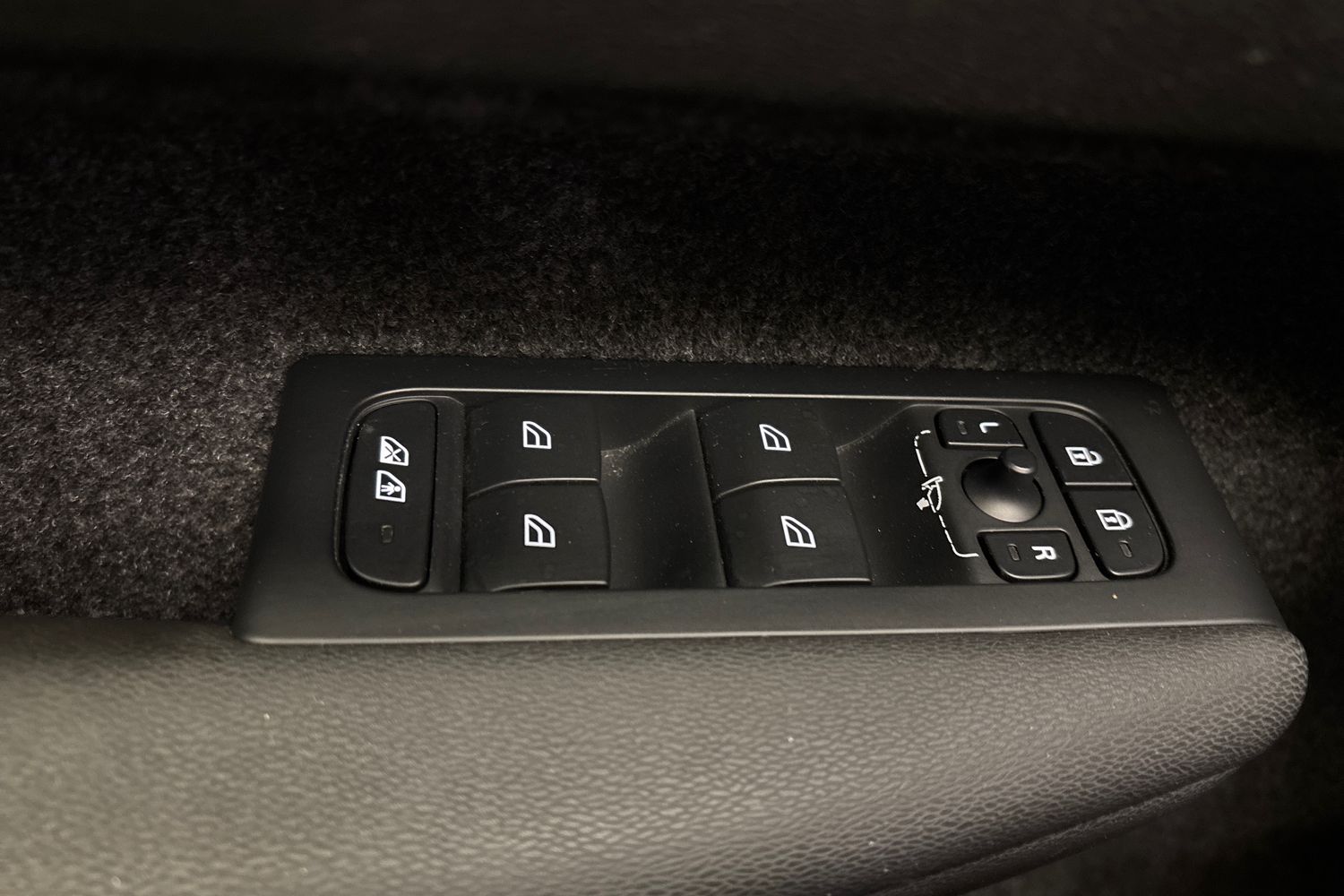 VOLVO C40 2023