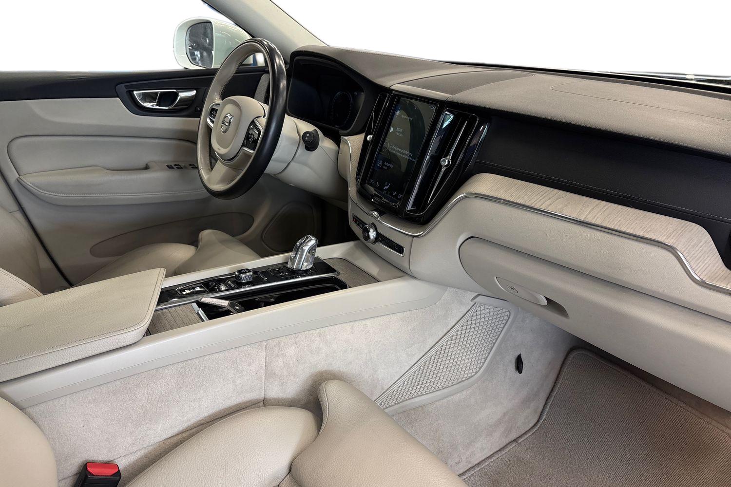 VOLVO XC60 10
