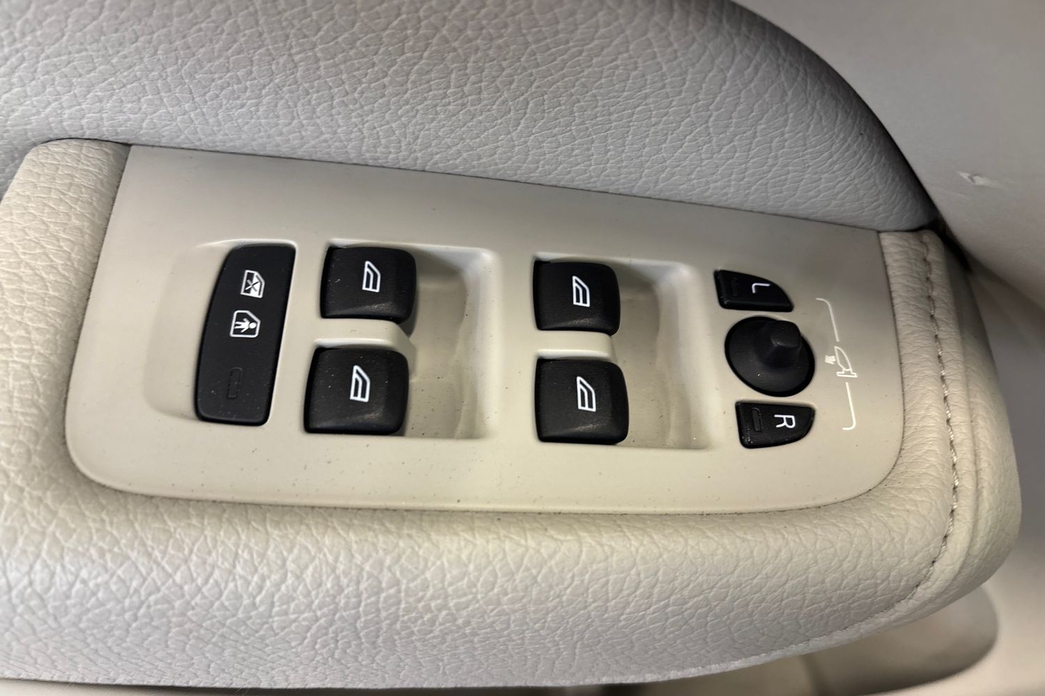VOLVO XC60 13