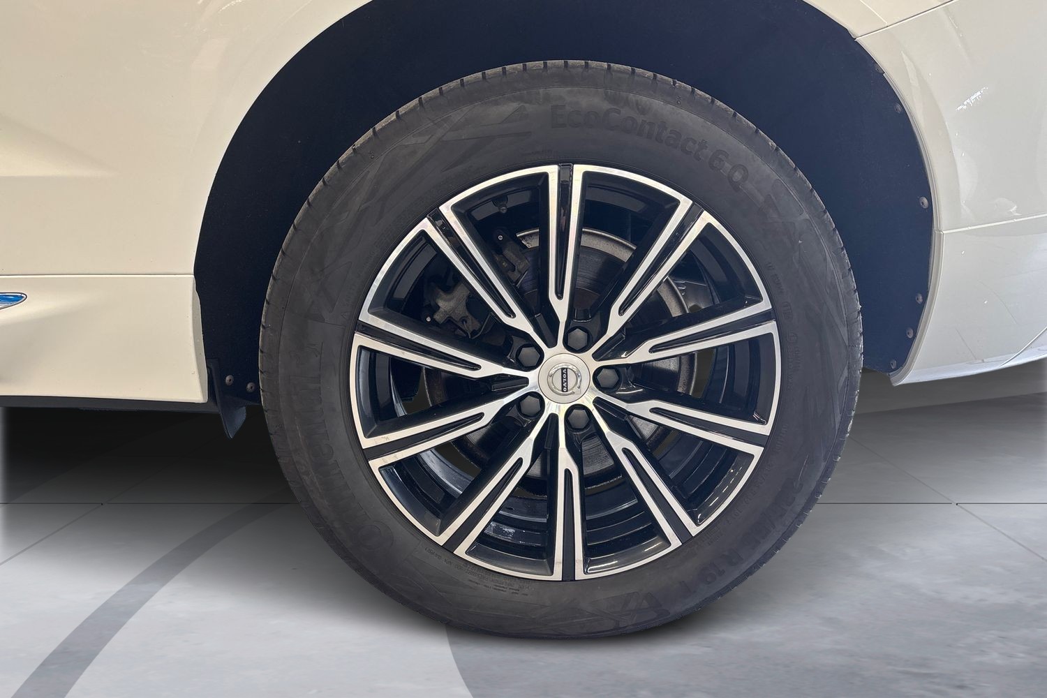 VOLVO XC60 6