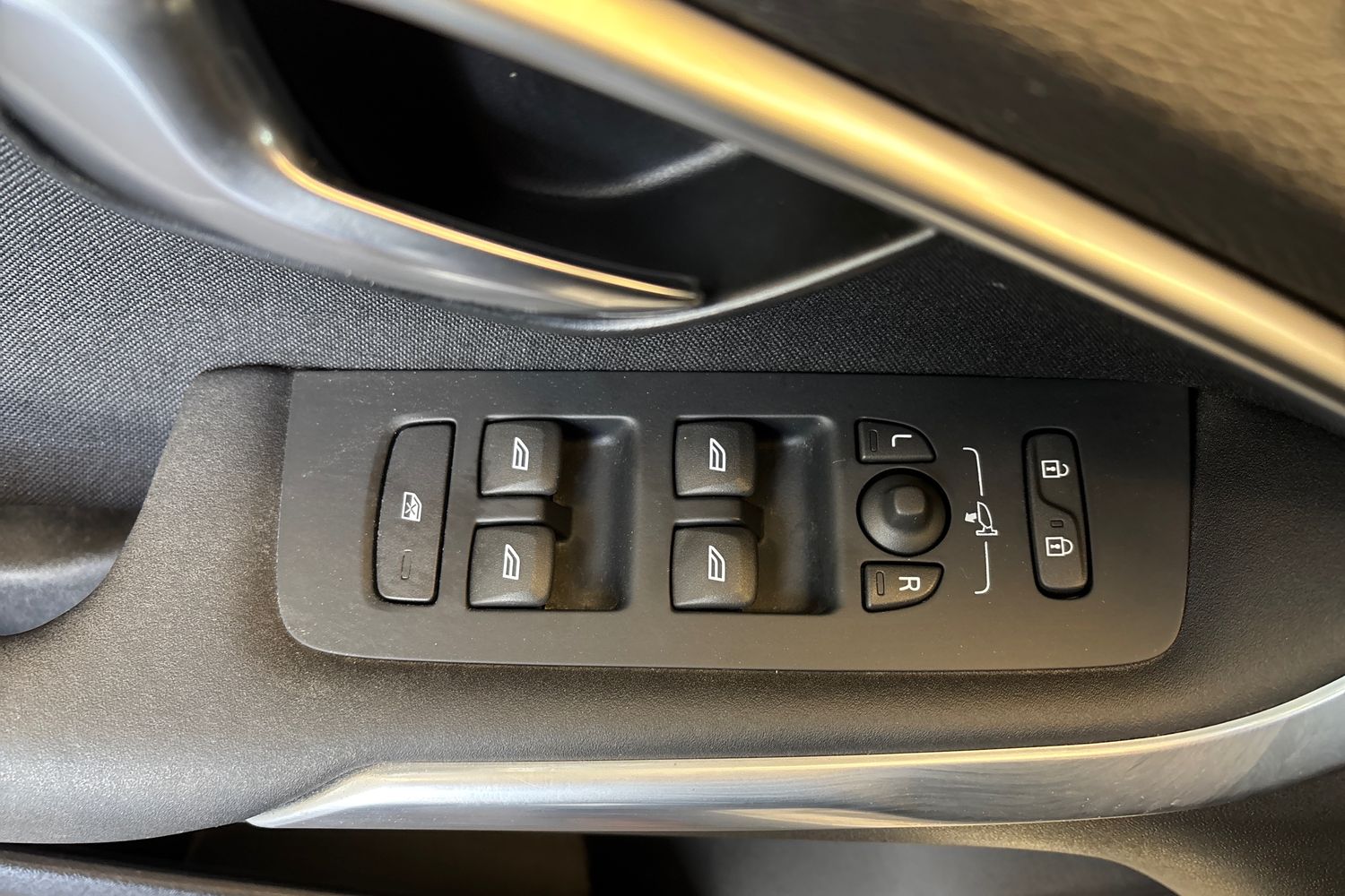 VOLVO V40 2015