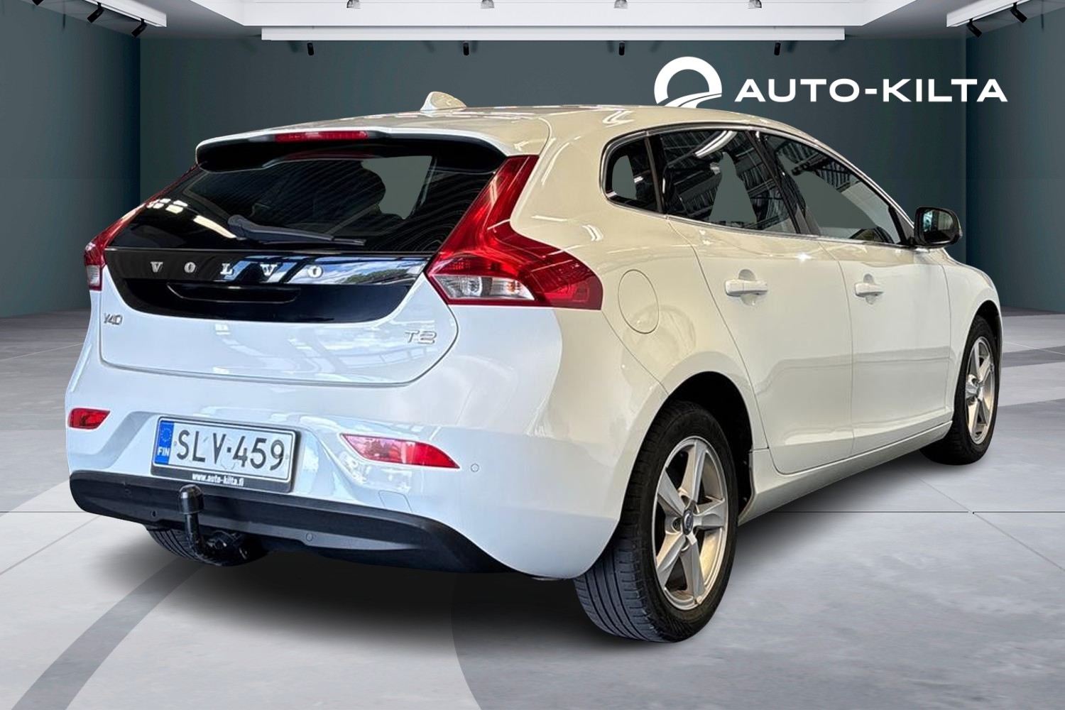 VOLVO V40 2015