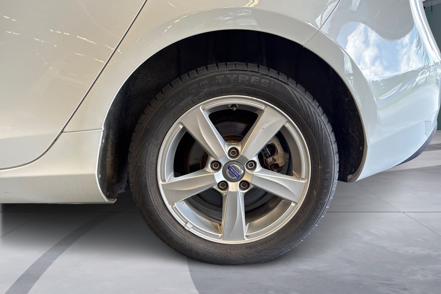 VOLVO V40 2015