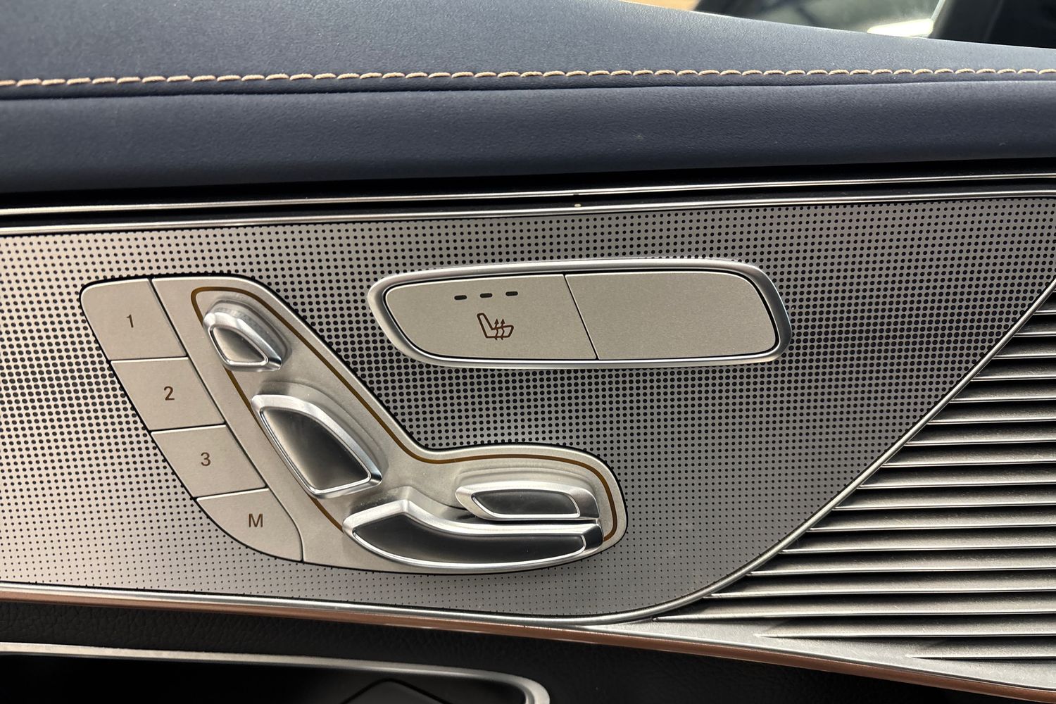 Mercedes-Benz EQC 2019