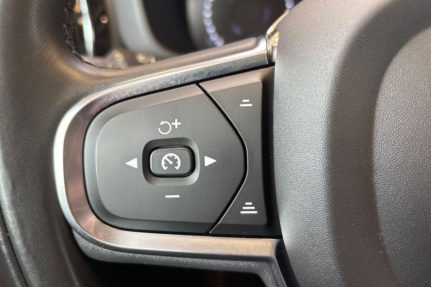 VOLVO XC60 2020