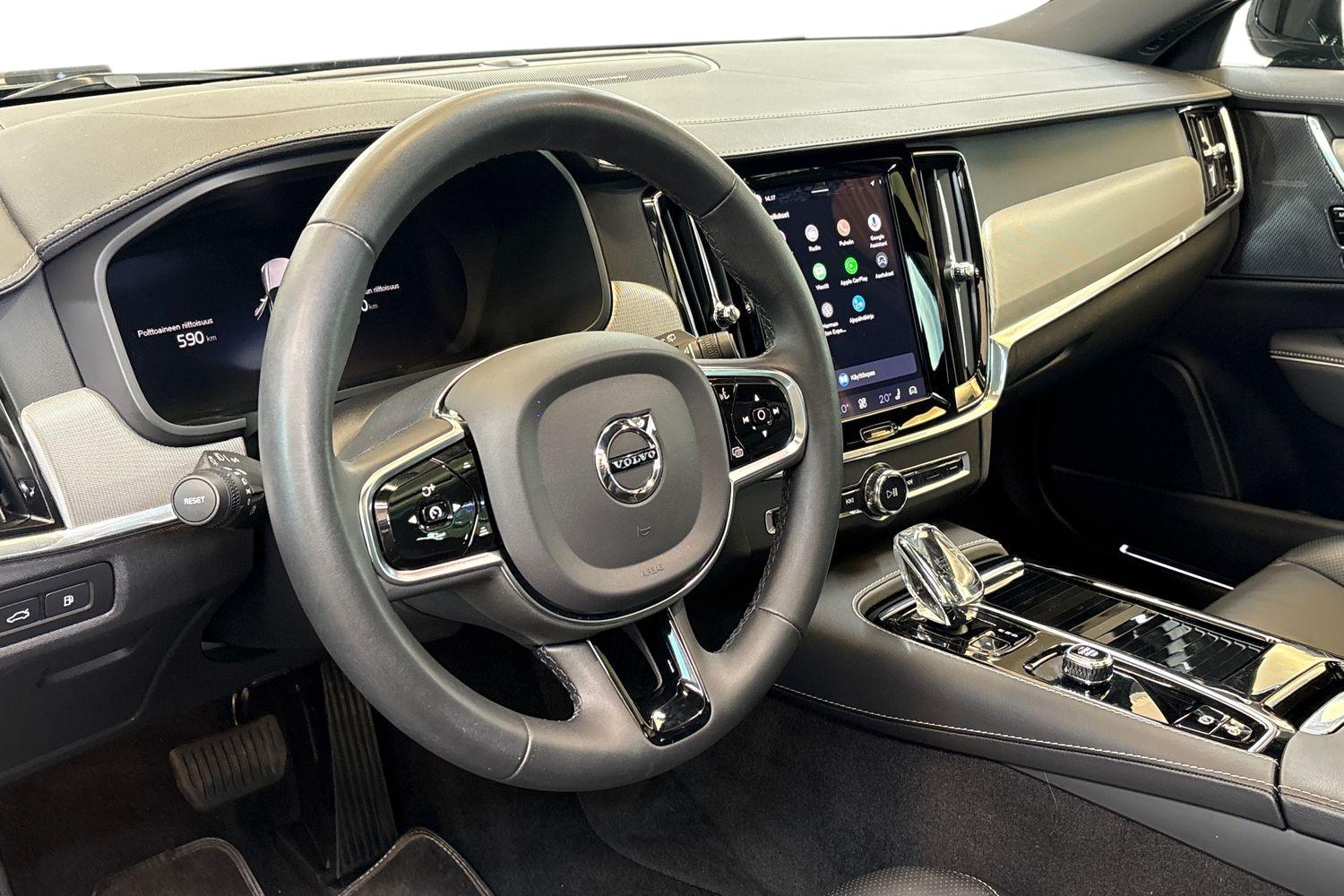 Volvo V90 2023