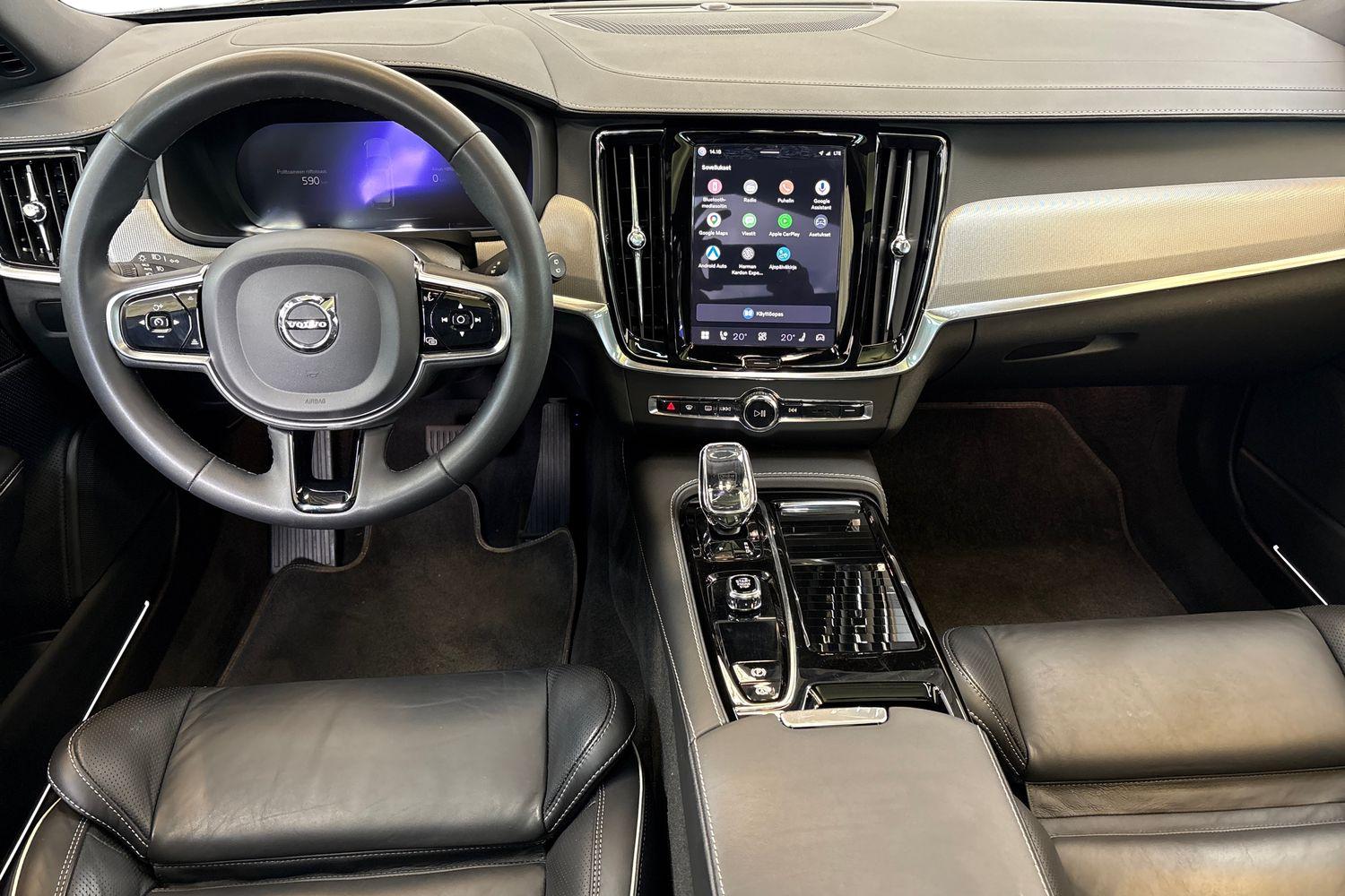Volvo V90 2023