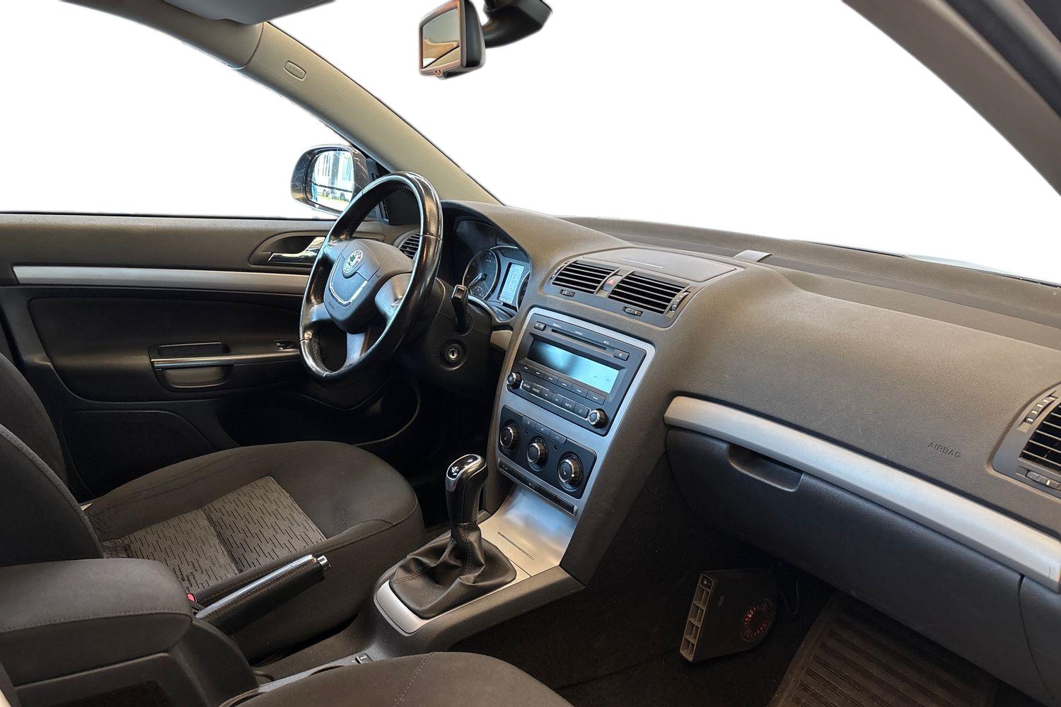 SKODA Octavia 2012