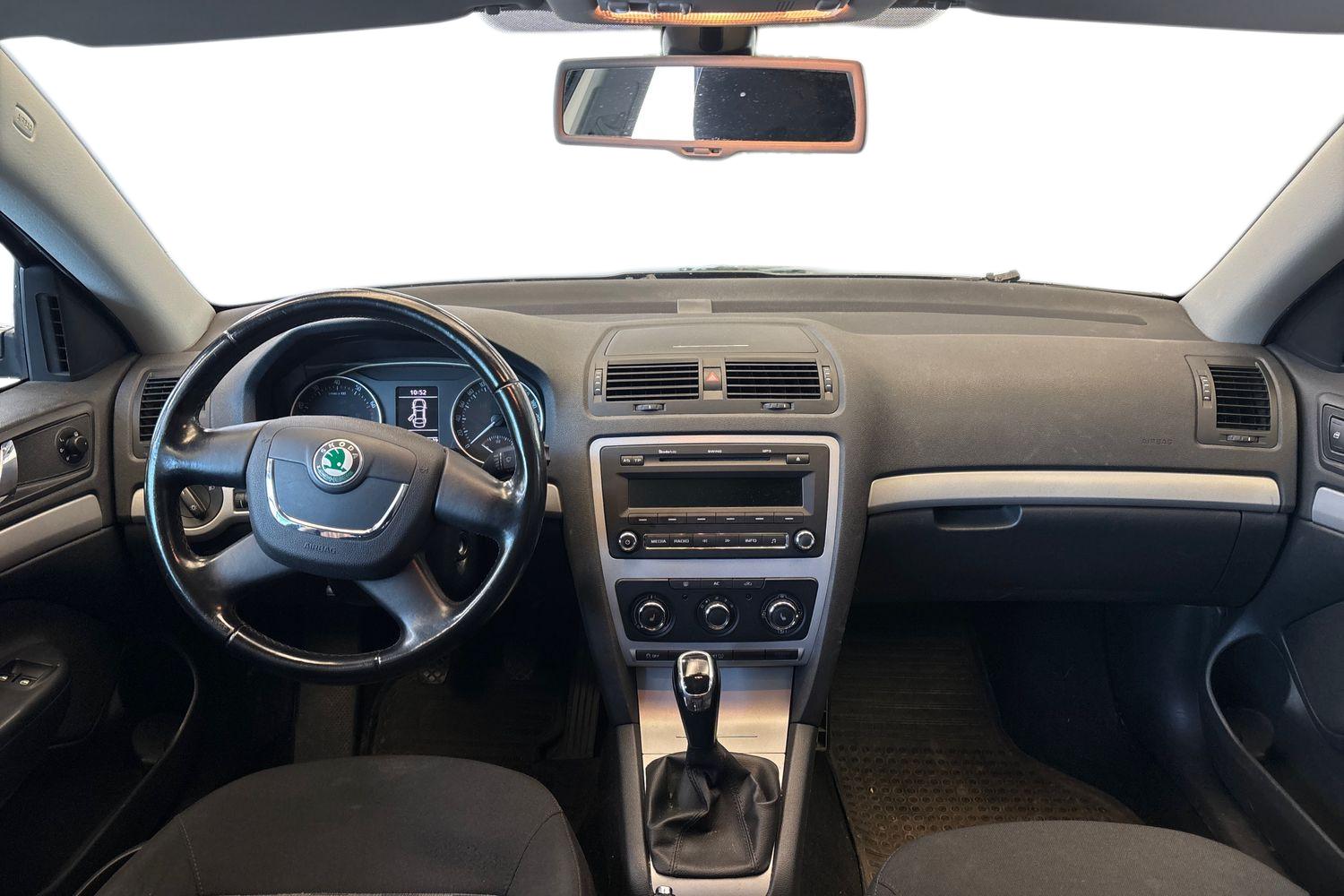 SKODA Octavia 2012
