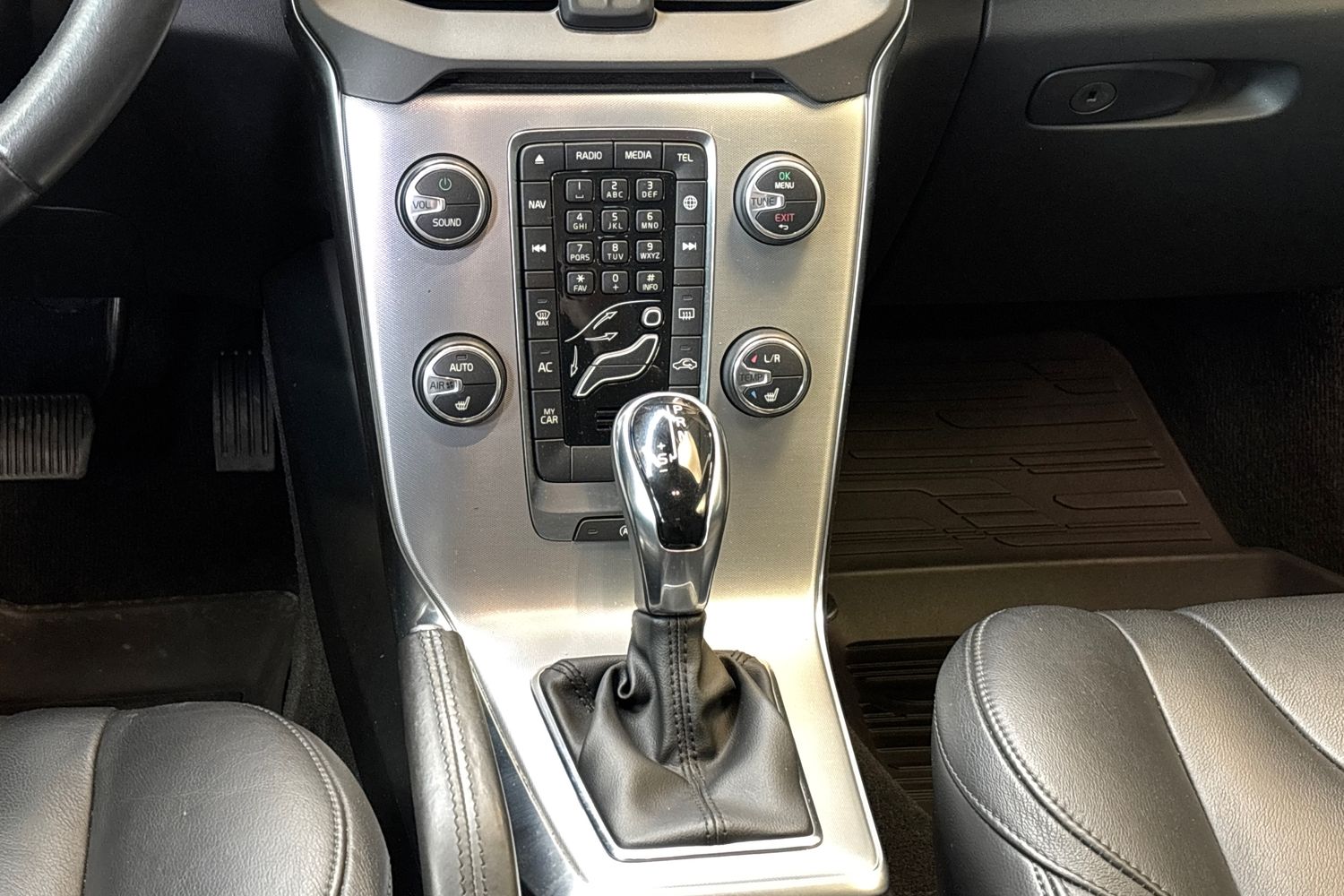 Volvo V40 2018