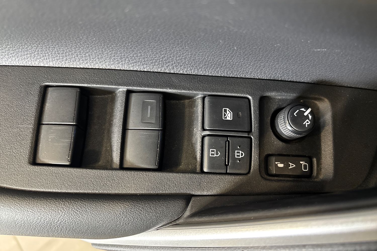TOYOTA Corolla Cross 2023