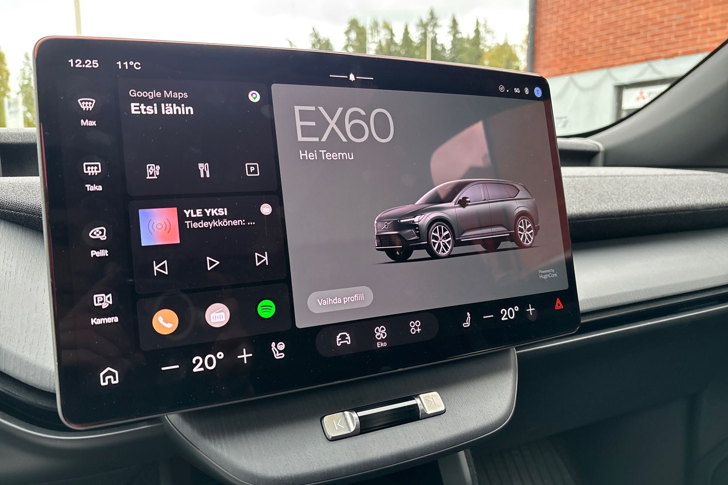 Volvo EX60 2026