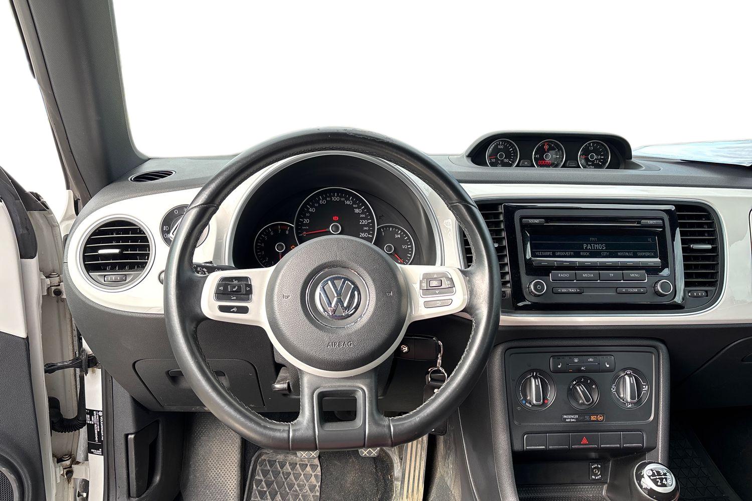 VOLKSWAGEN Beetle 2012