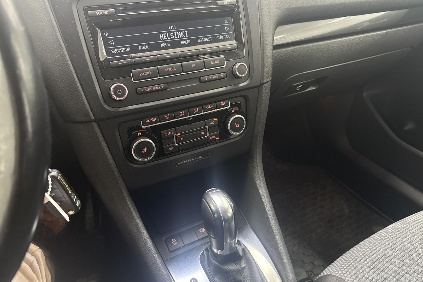 VOLKSWAGEN GOLF 2012