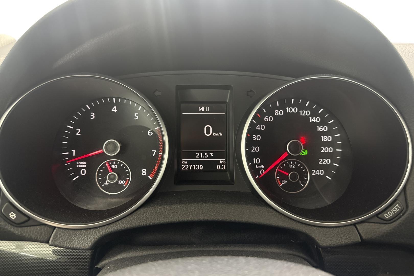 VOLKSWAGEN GOLF 2012