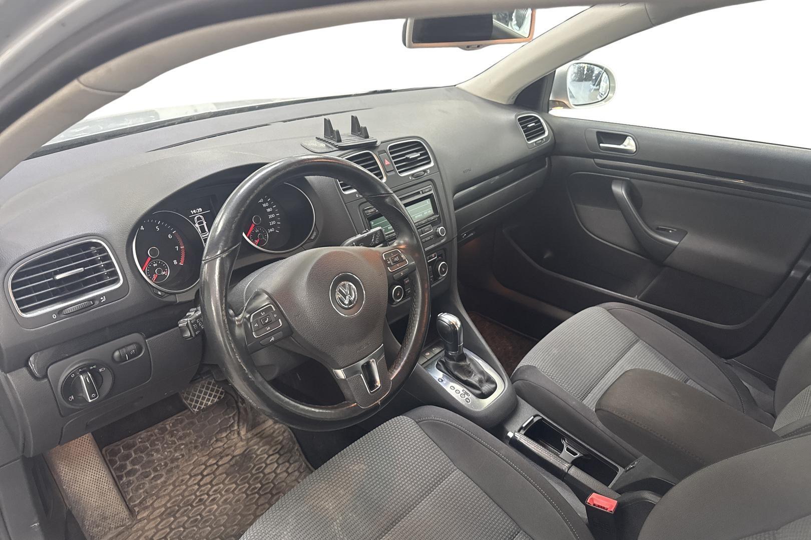 VOLKSWAGEN GOLF 2012
