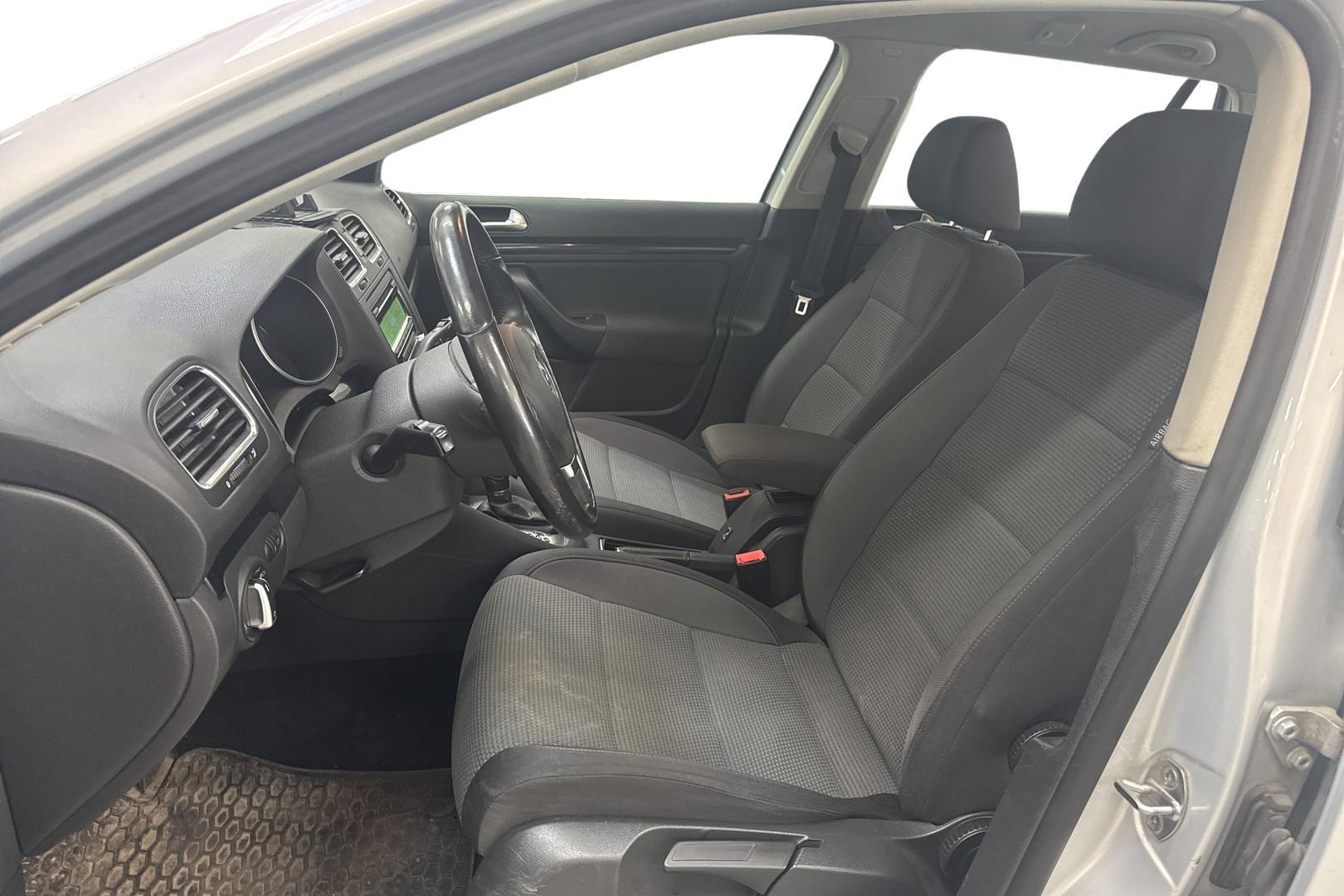 VOLKSWAGEN GOLF 2012