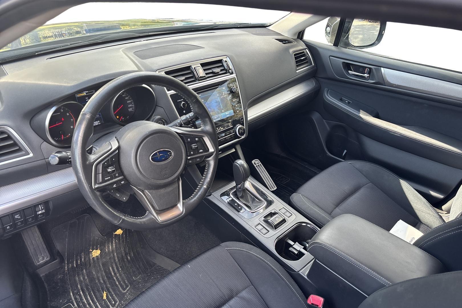 SUBARU OUTBACK 2019