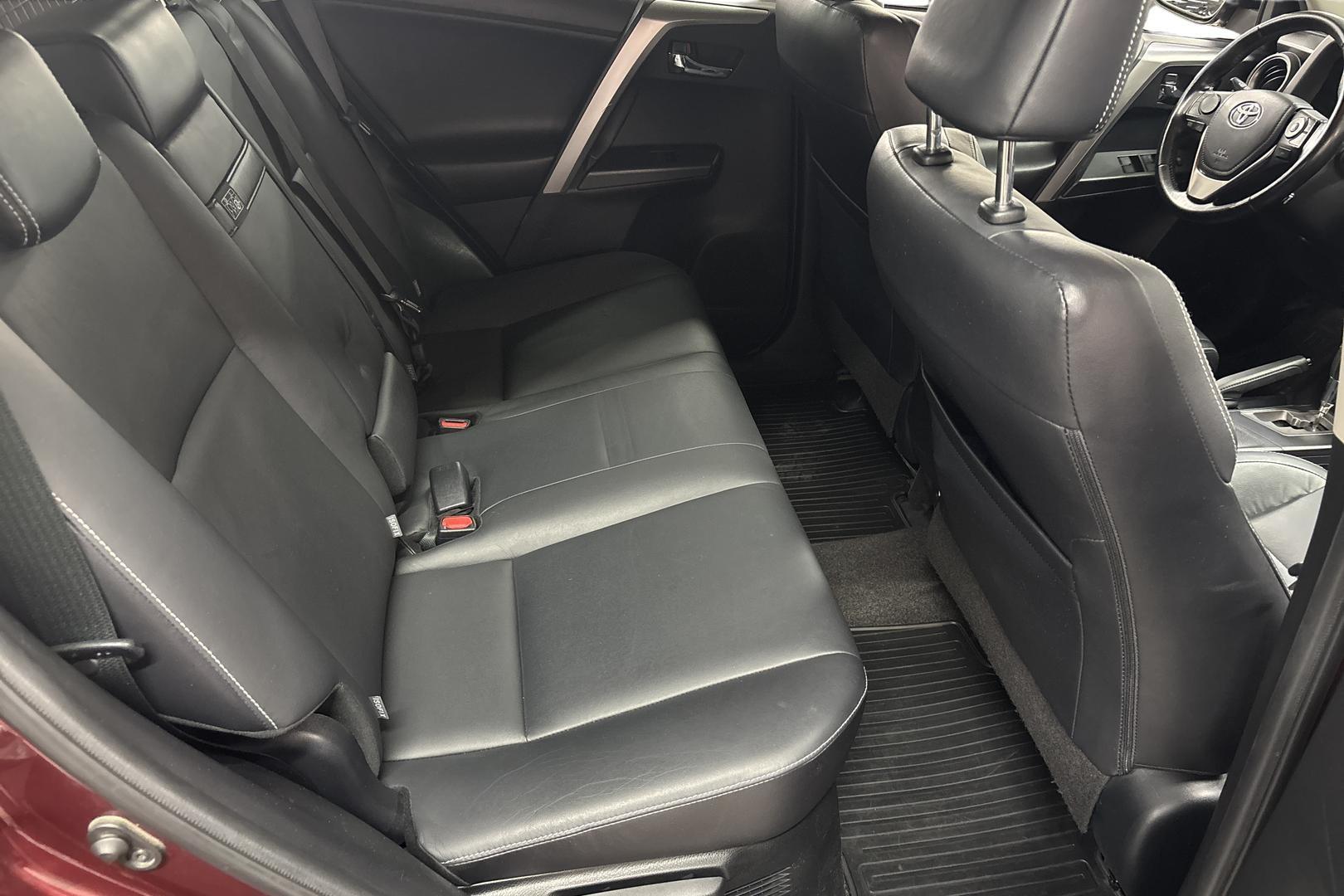TOYOTA RAV4 2015