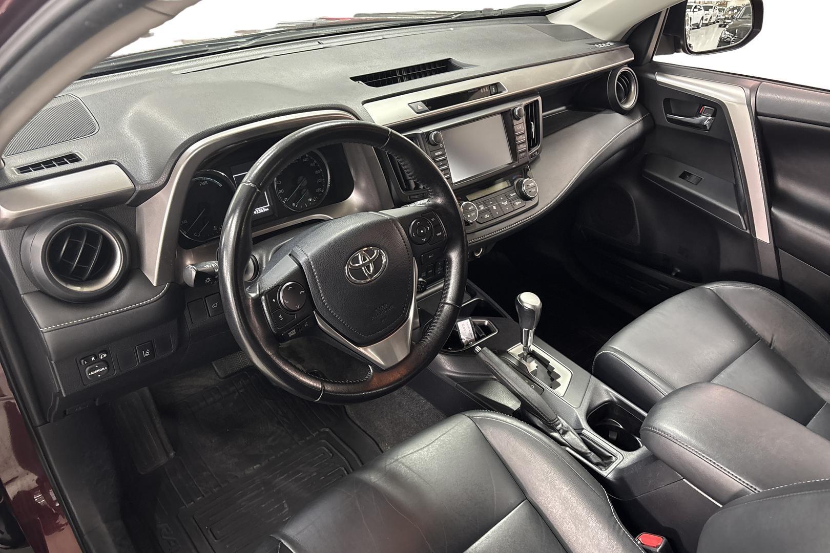 TOYOTA RAV4 2015