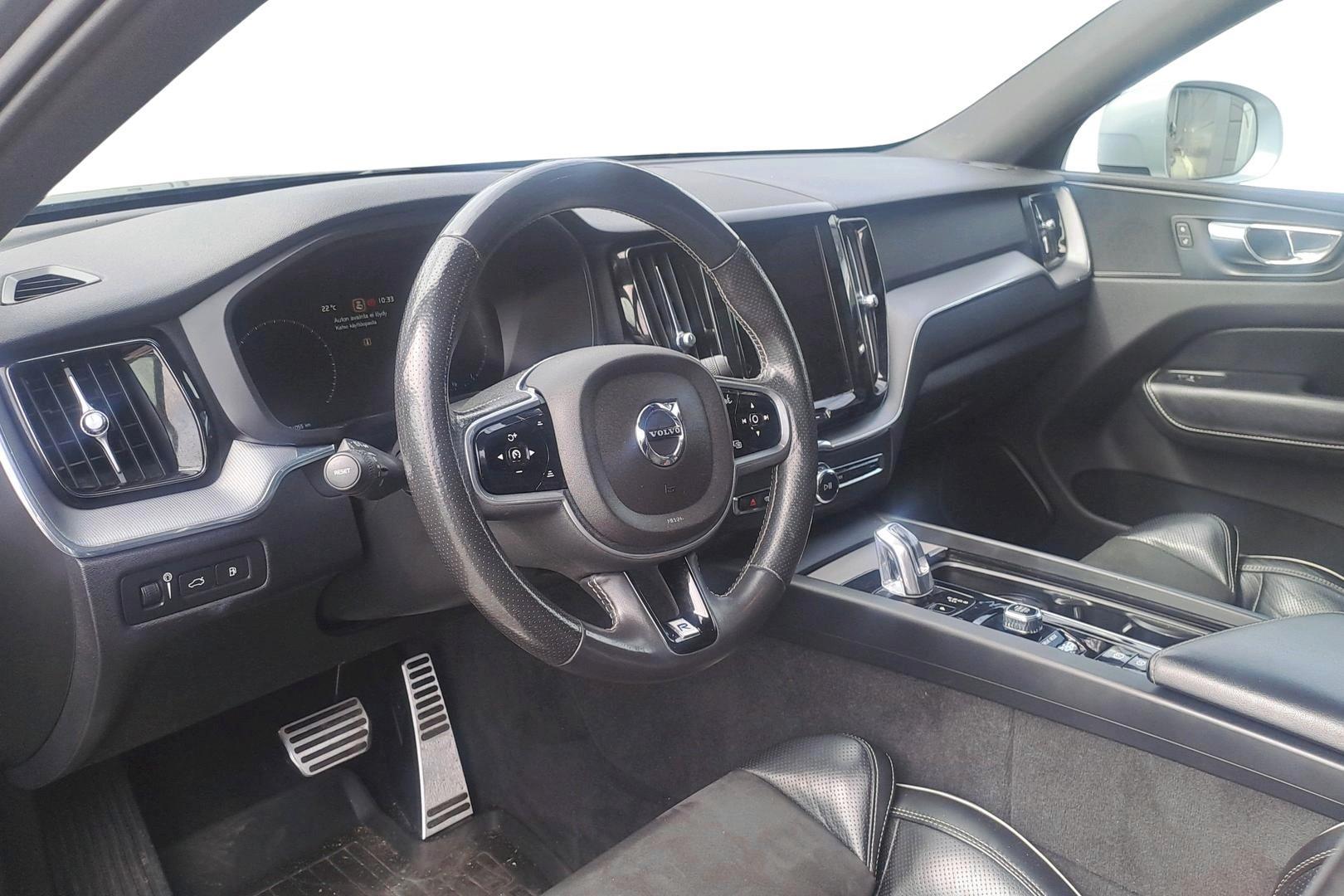 VOLVO XC60 2017
