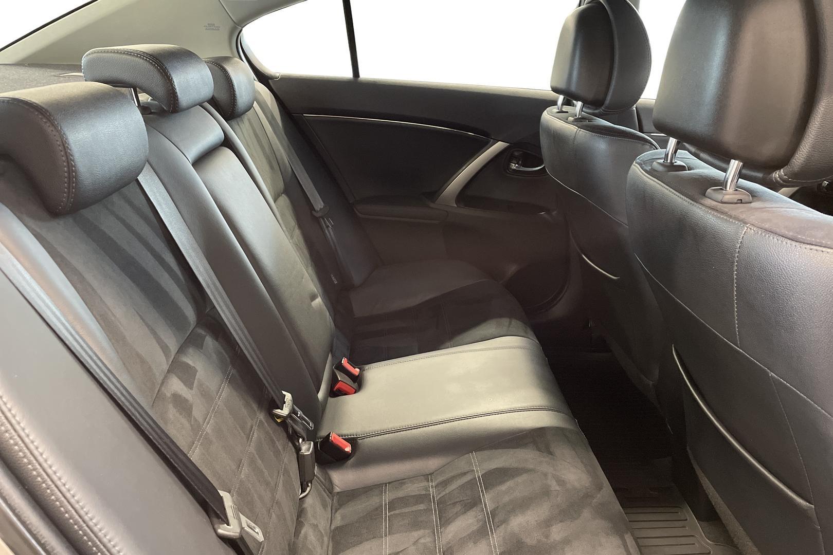 Toyota Avensis 11
