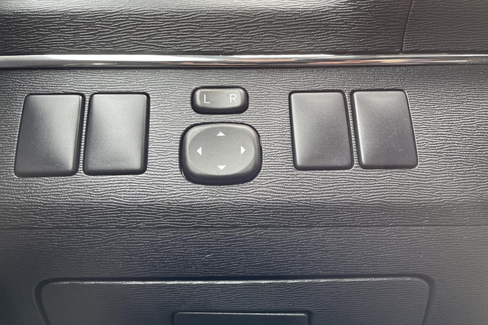 Toyota Avensis 16