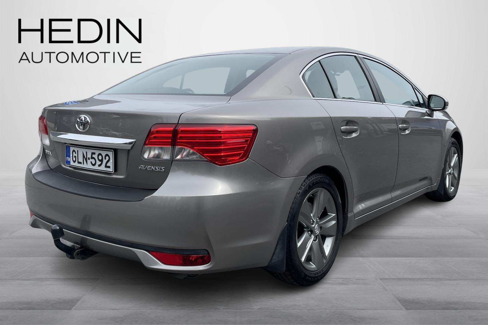 Toyota Avensis 2