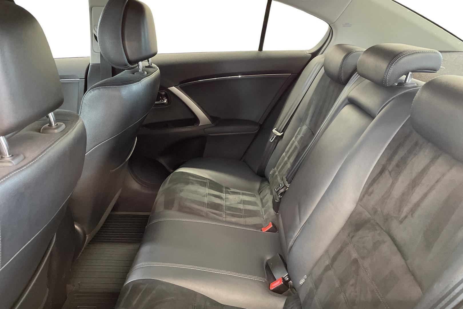 Toyota Avensis 9