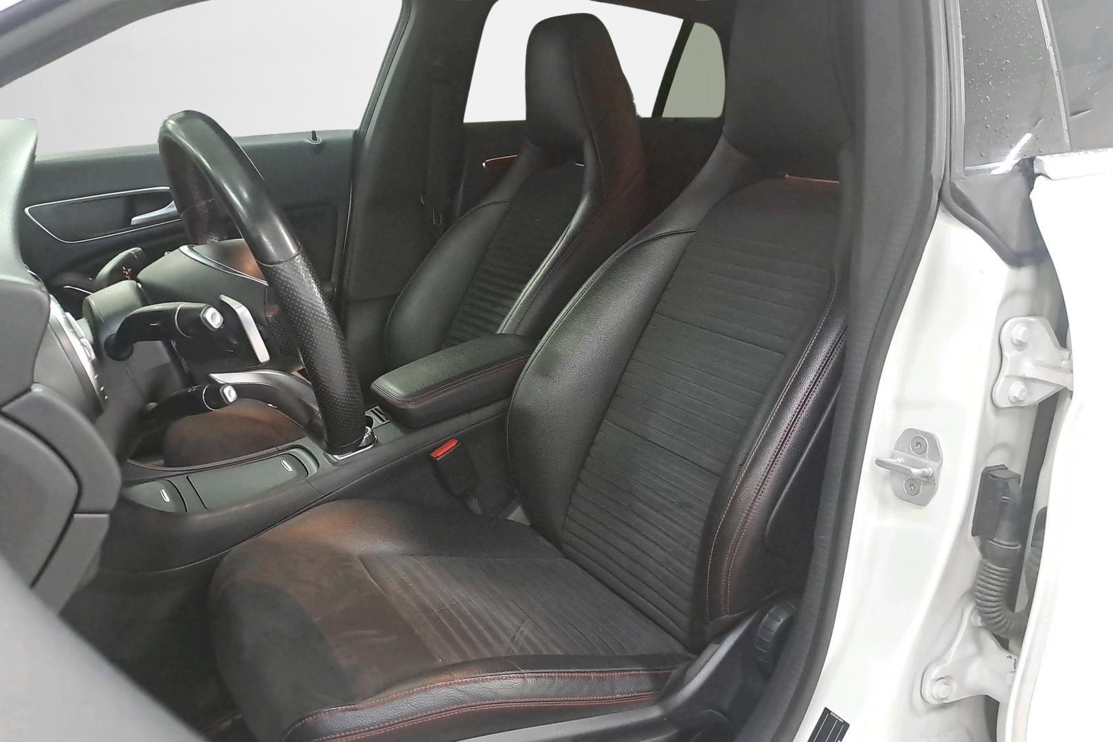 Mercedes-Benz CLA 2015