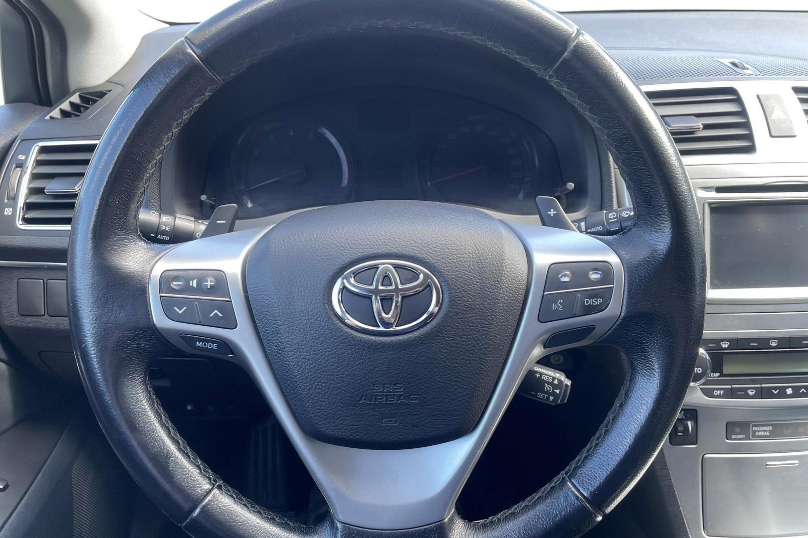 TOYOTA AVENSIS 2013