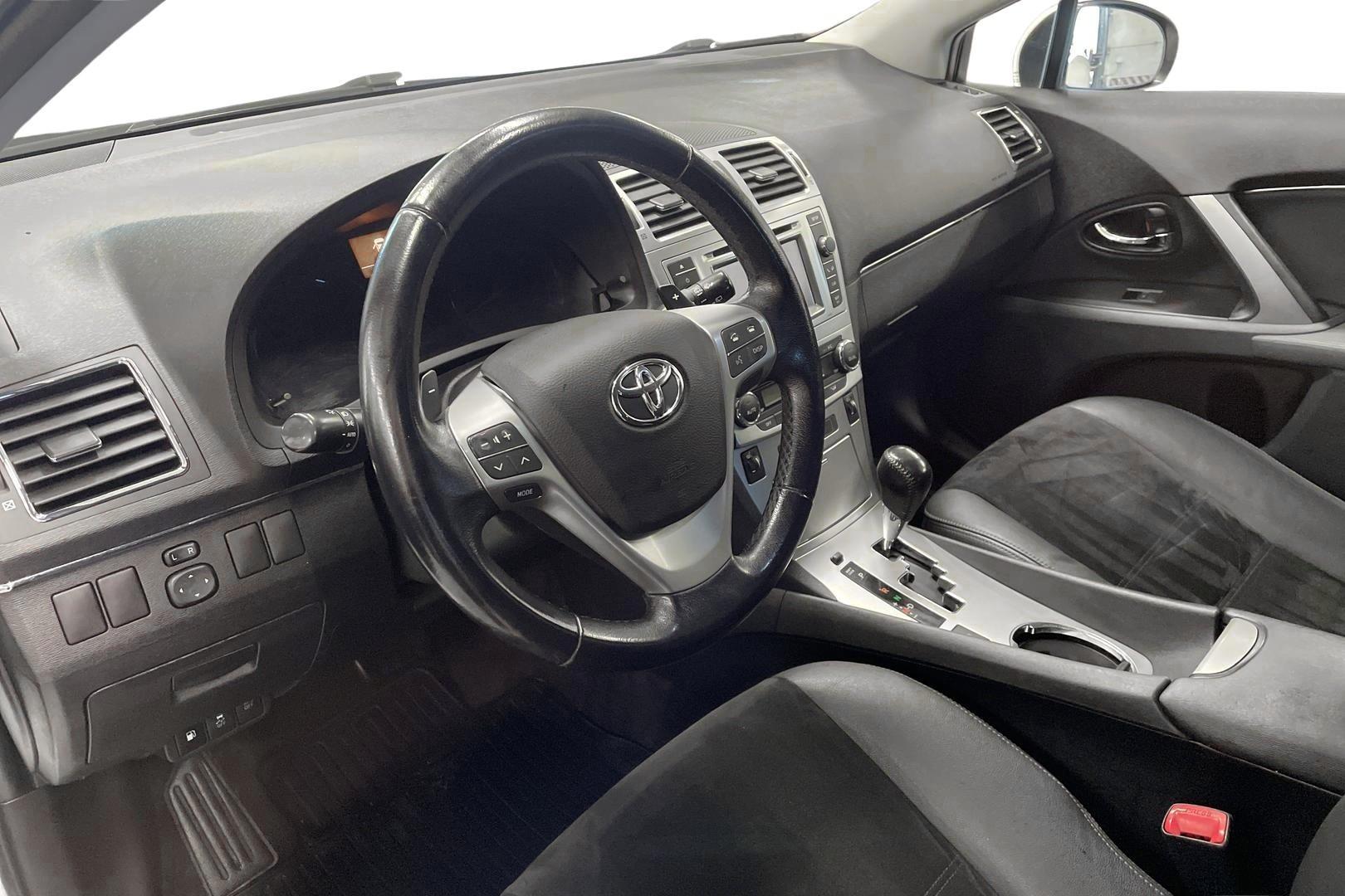 TOYOTA AVENSIS 2013