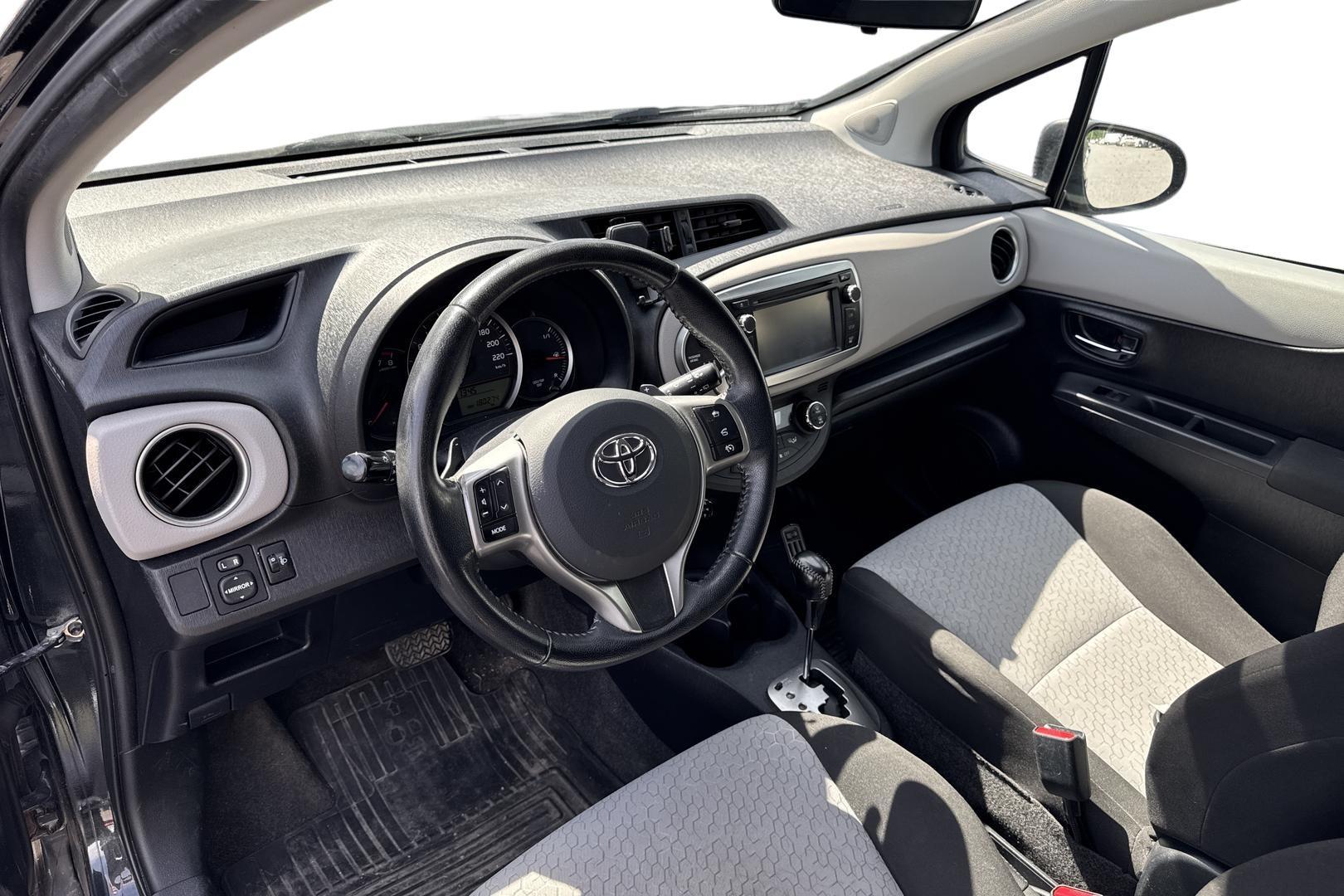Toyota Yaris 2012