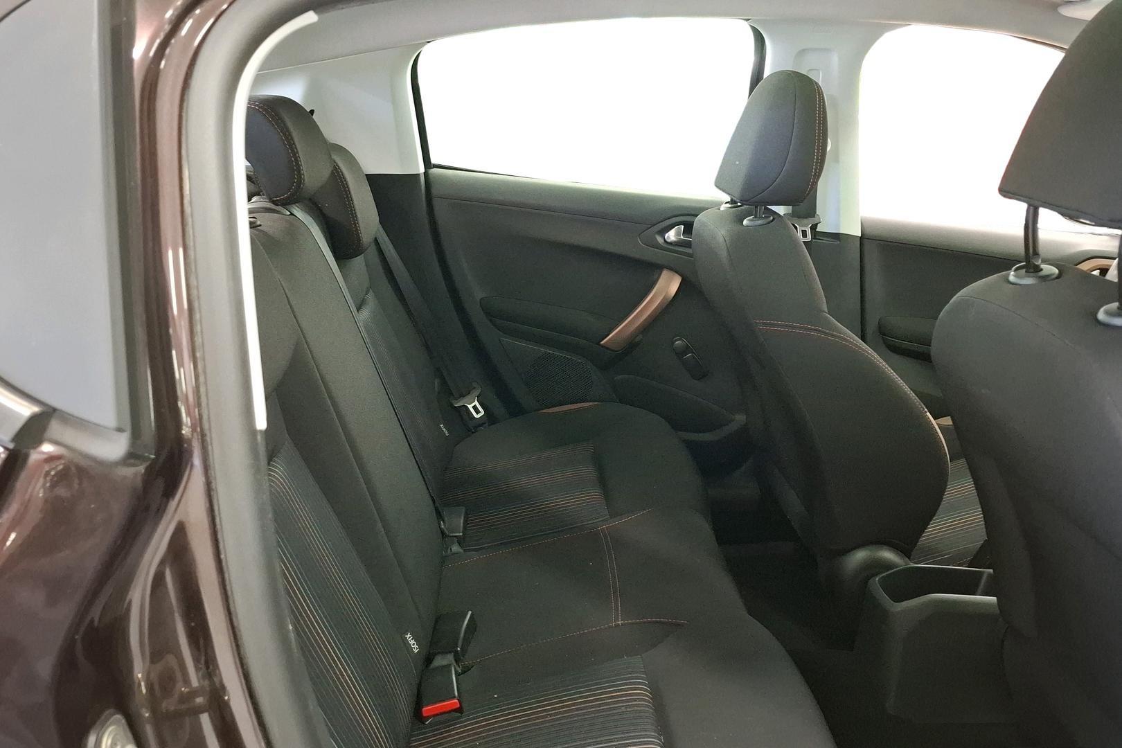 PEUGEOT 208 2013