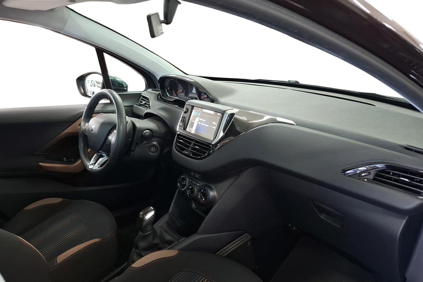 PEUGEOT 208 2013
