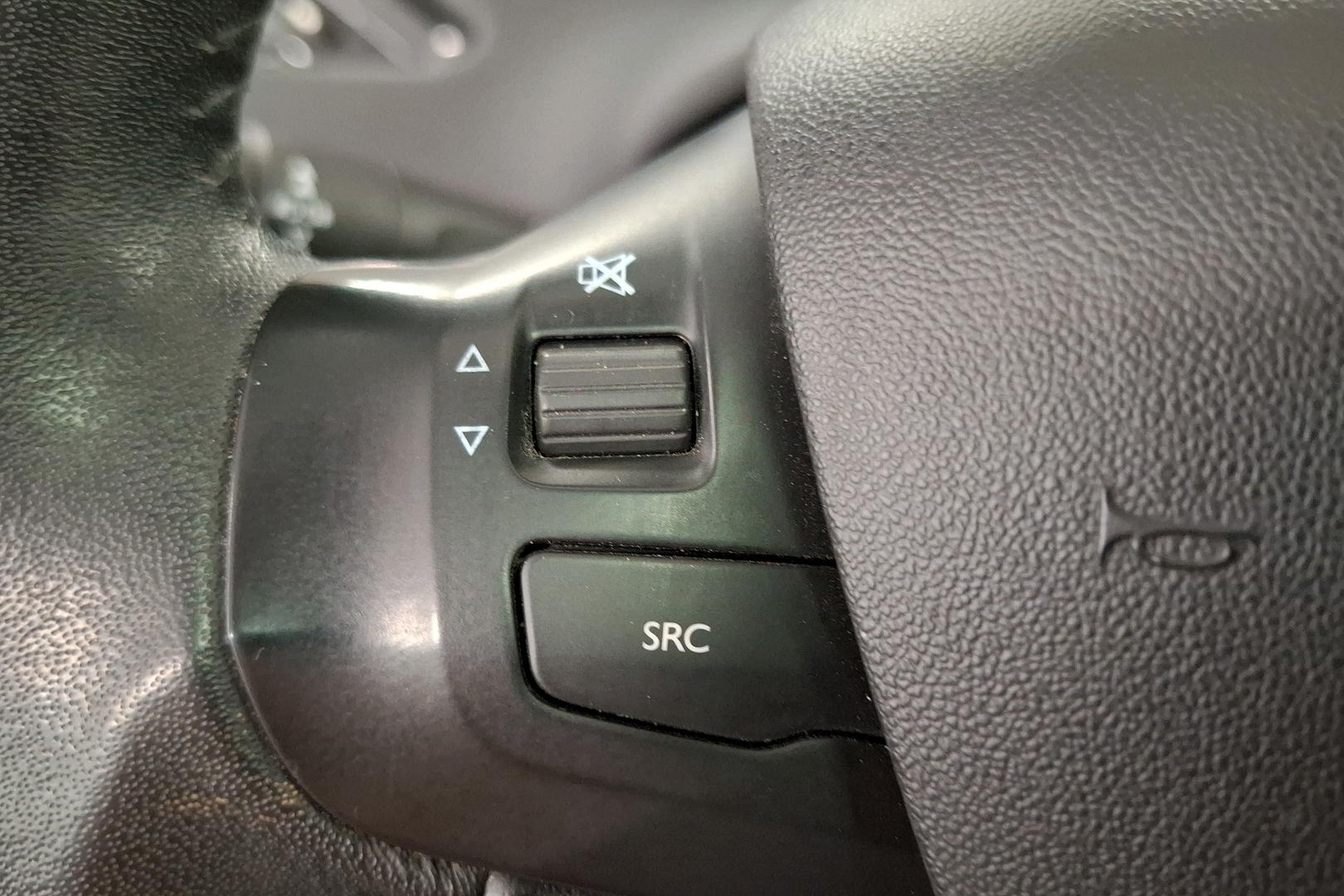 PEUGEOT 208 2013