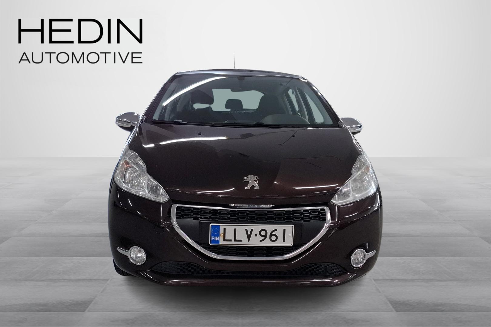 PEUGEOT 208 2013