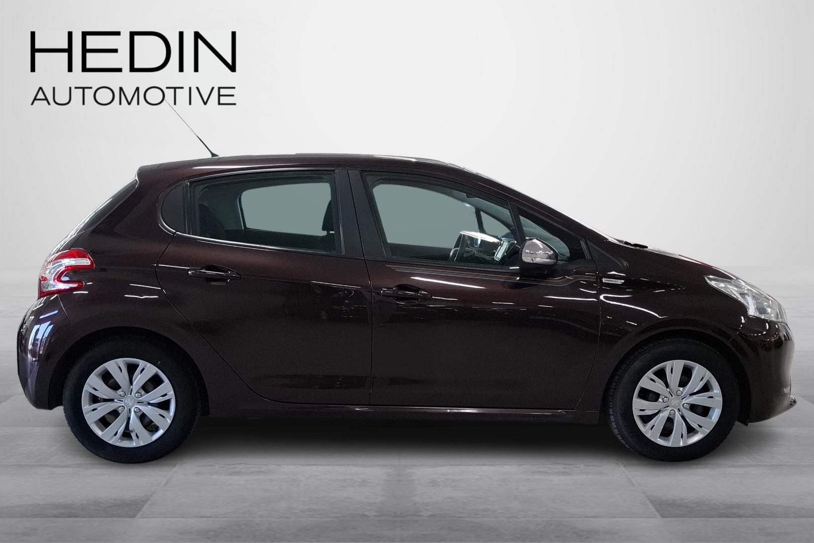 PEUGEOT 208 2013