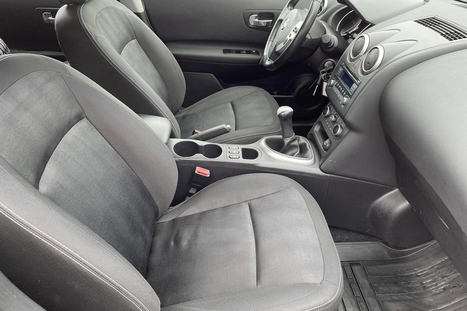 NISSAN Qashqai 2011