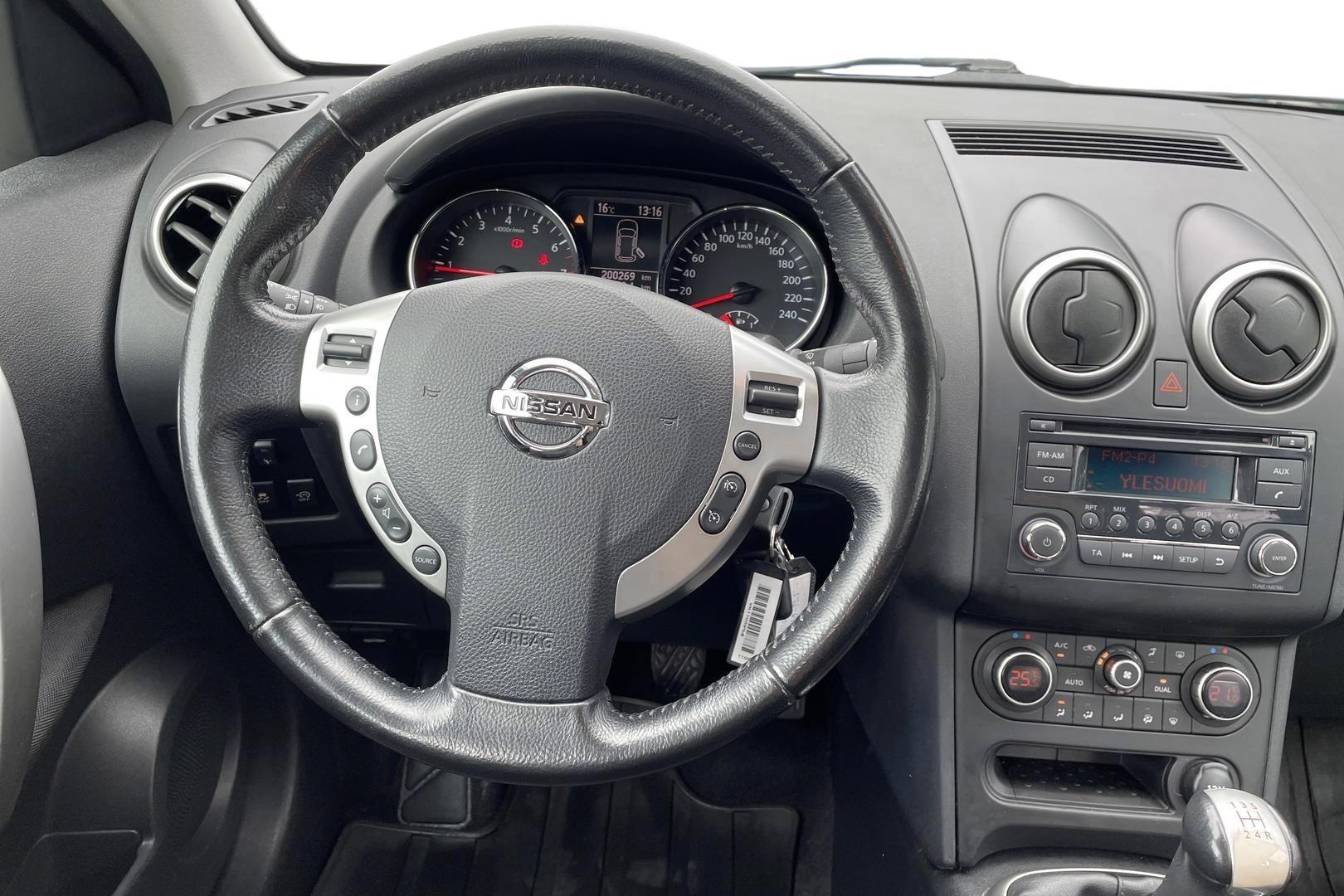 NISSAN Qashqai 2011