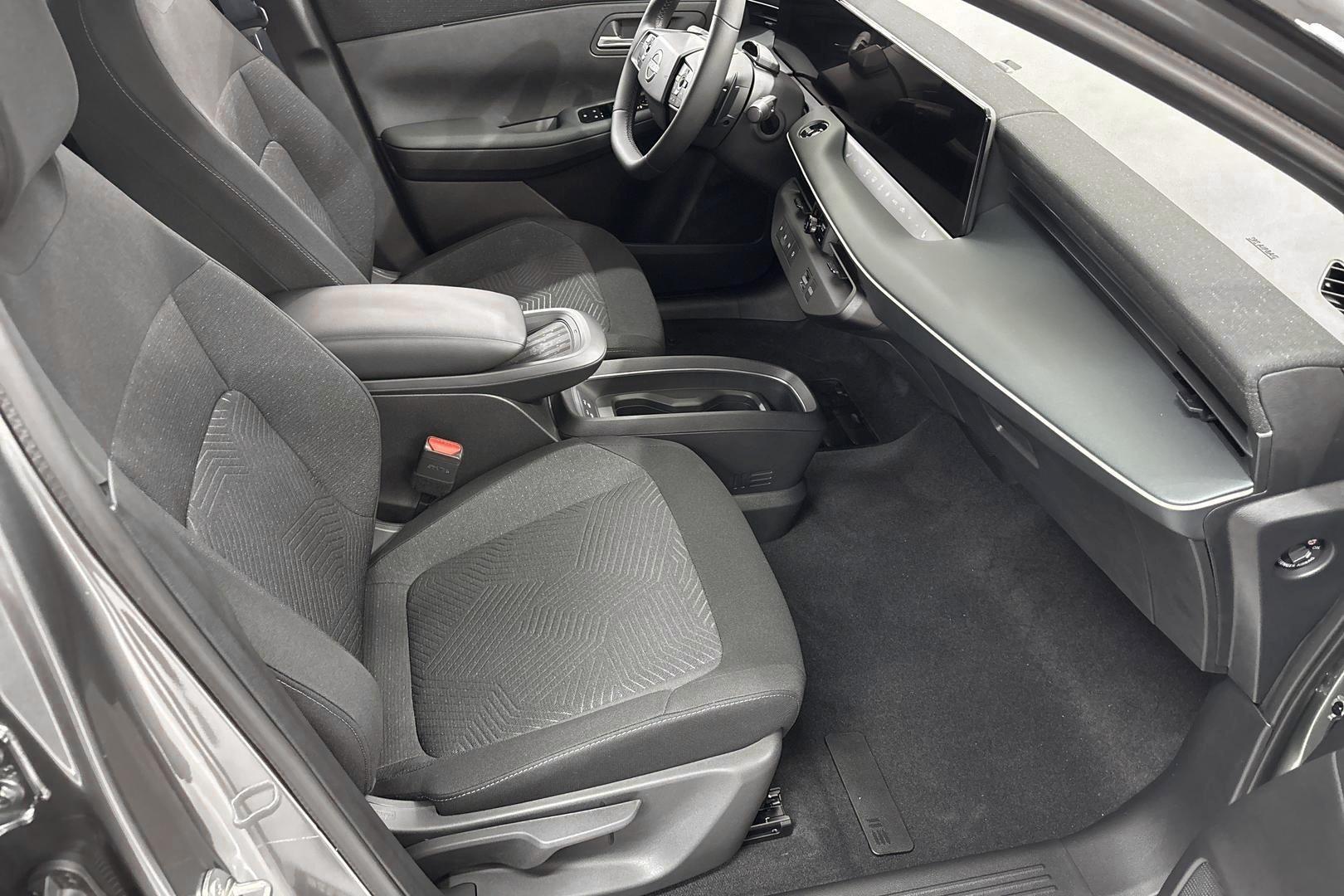 NISSAN Leaf 12