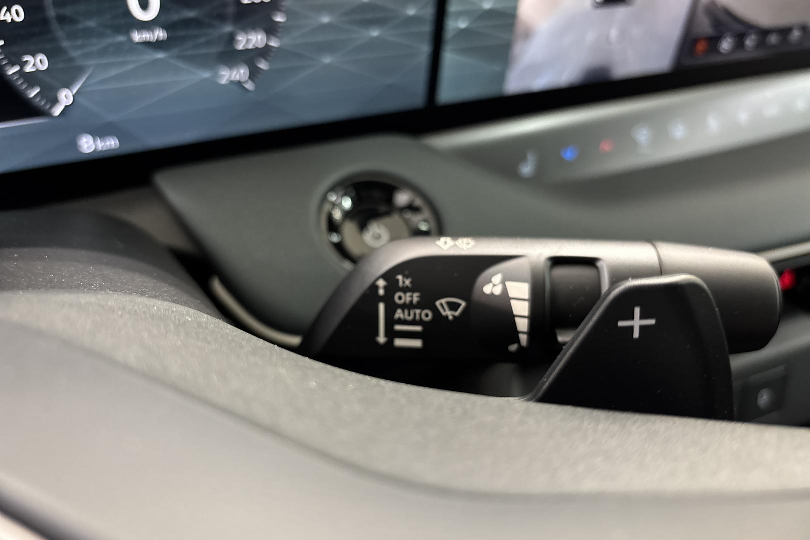 NISSAN Leaf 23