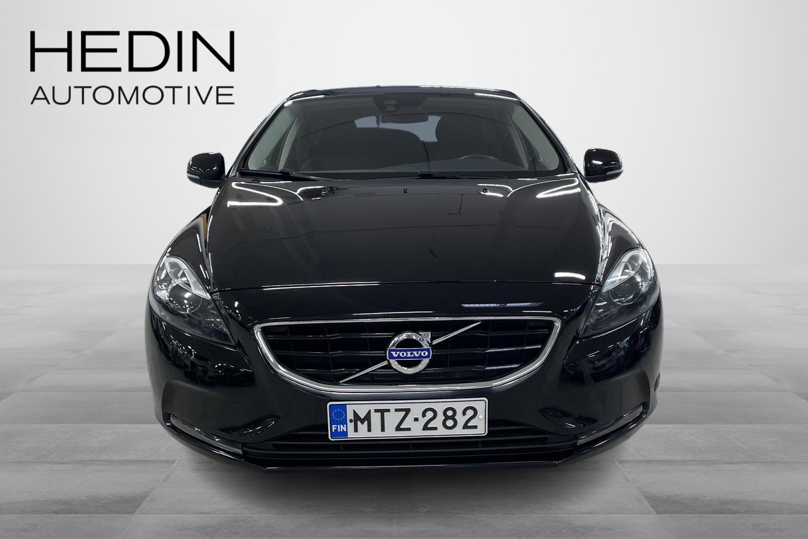 VOLVO V40 2016