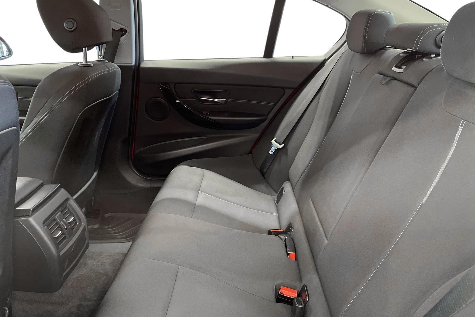 BMW 320 2013