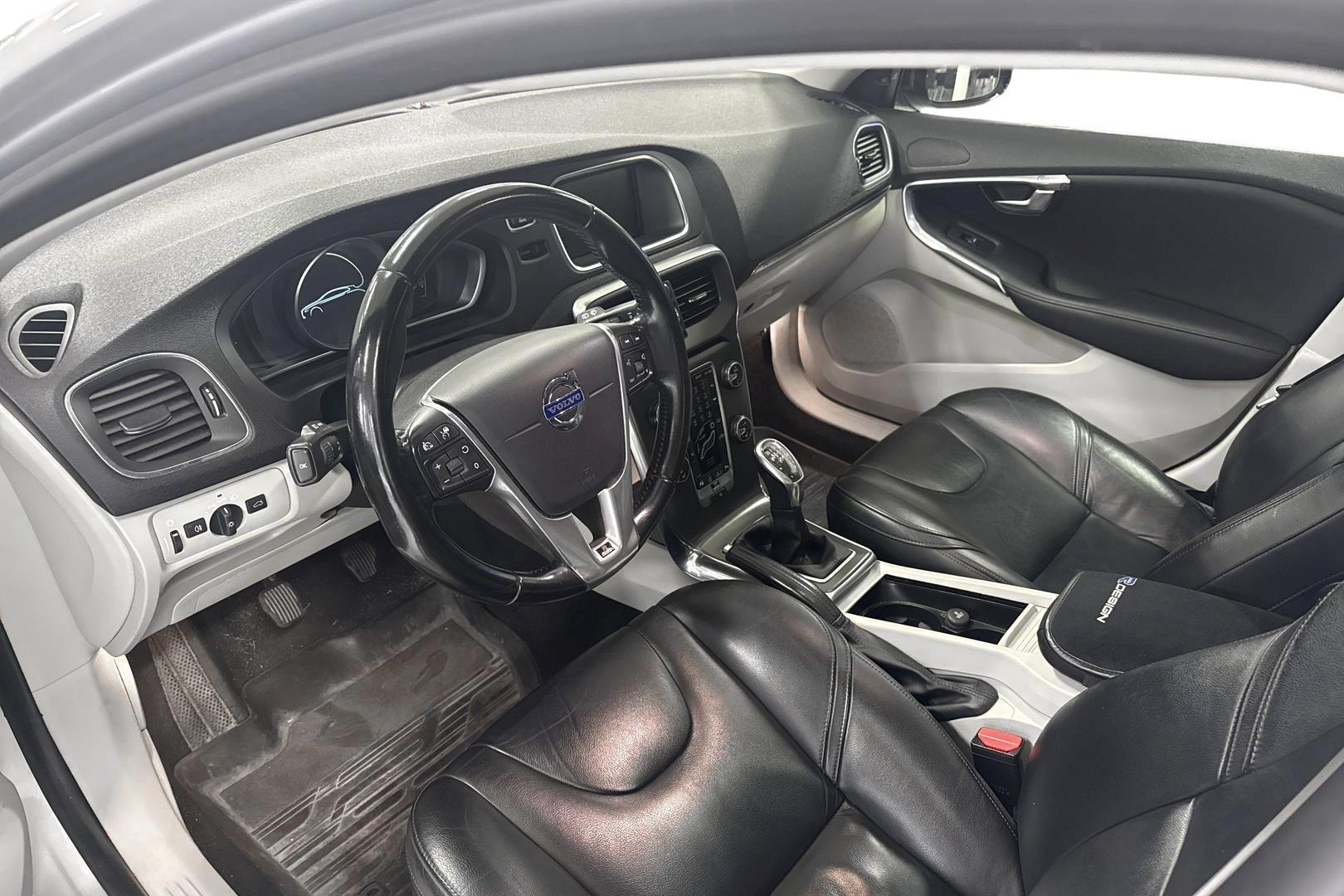 Volvo V40 2013