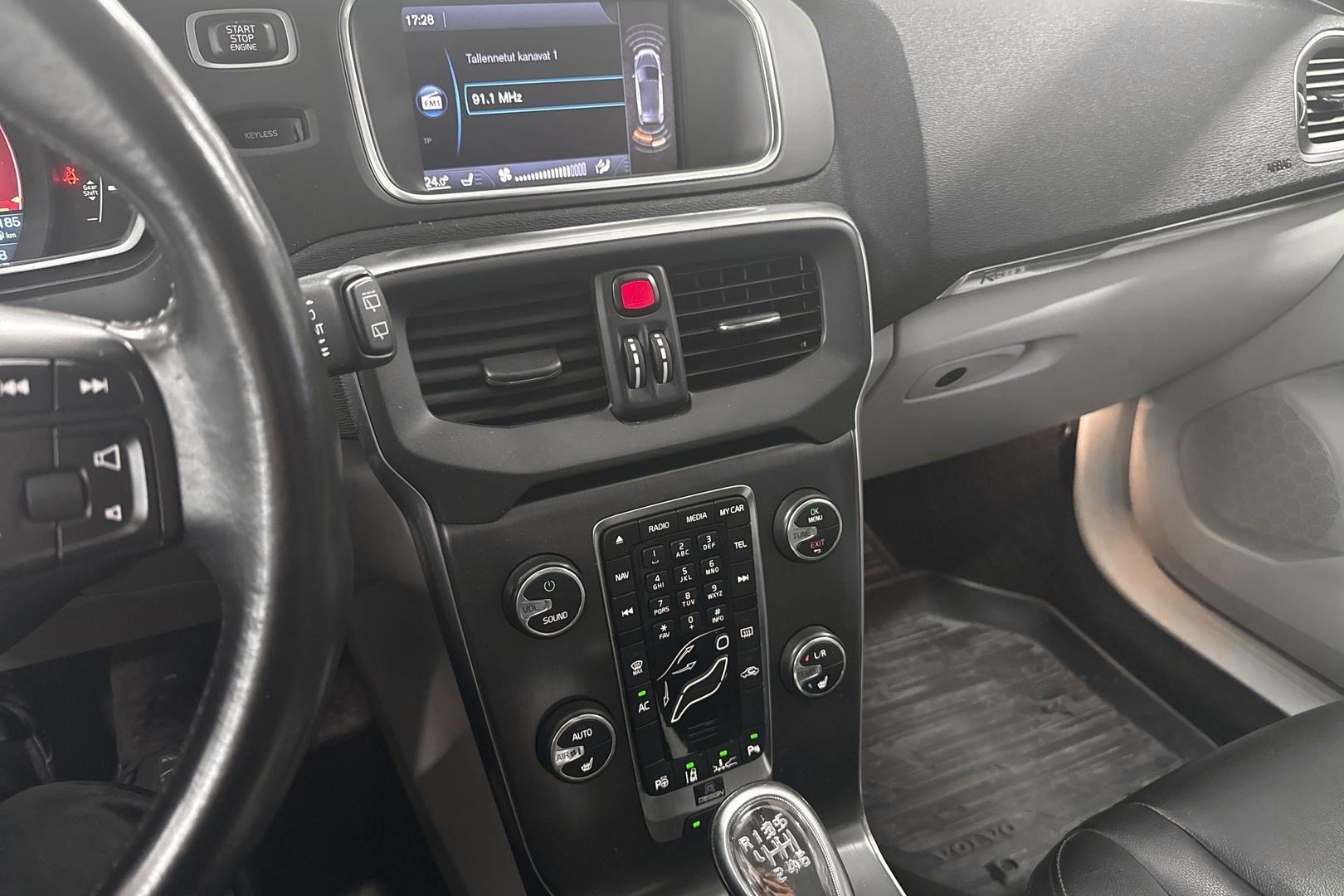 Volvo V40 2013