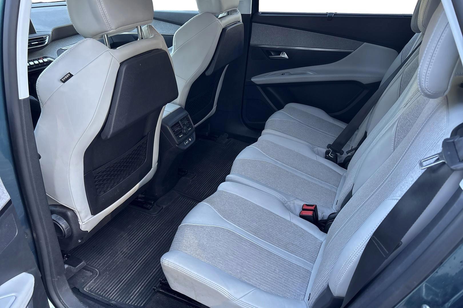 PEUGEOT 5008 4