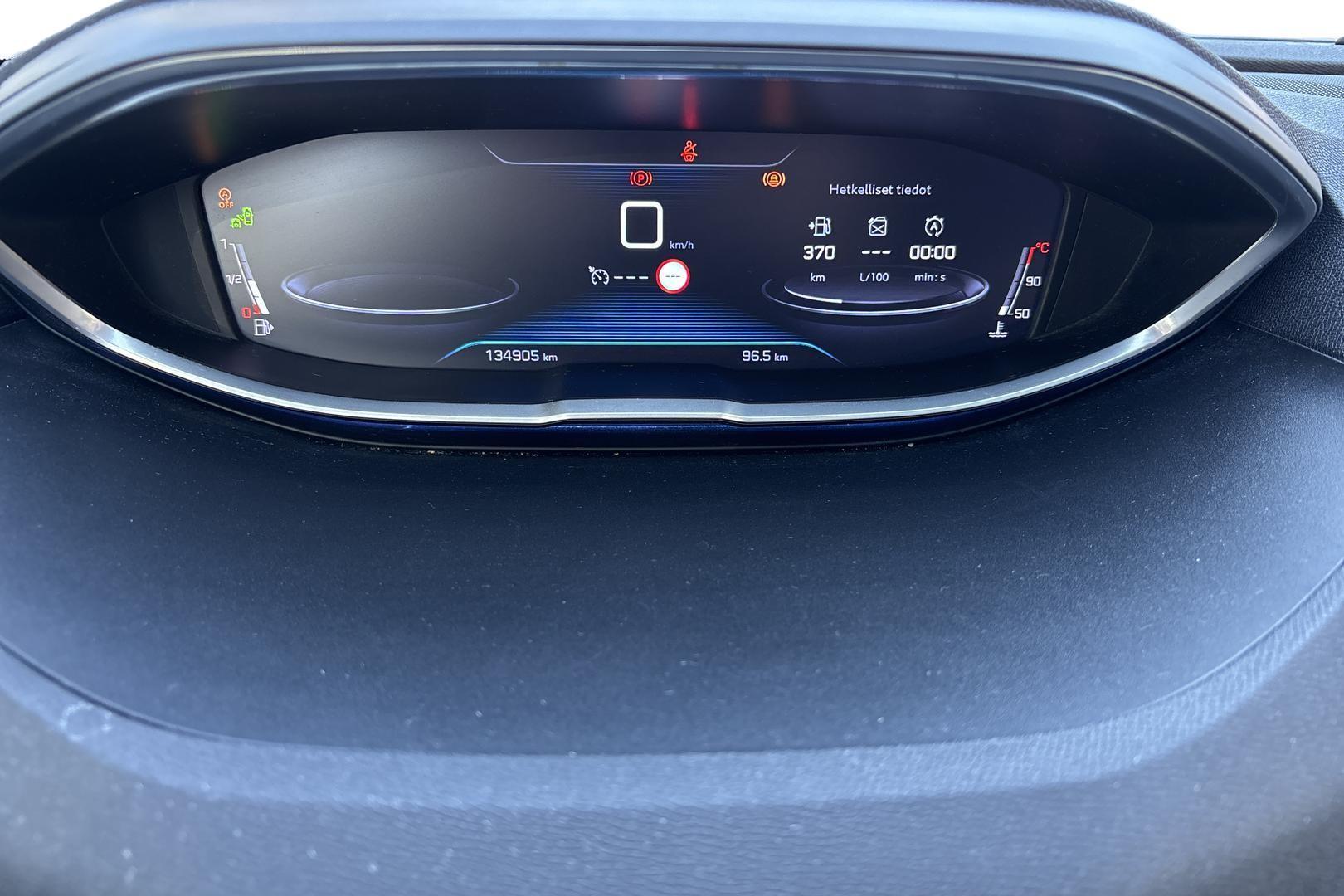 PEUGEOT 5008 6